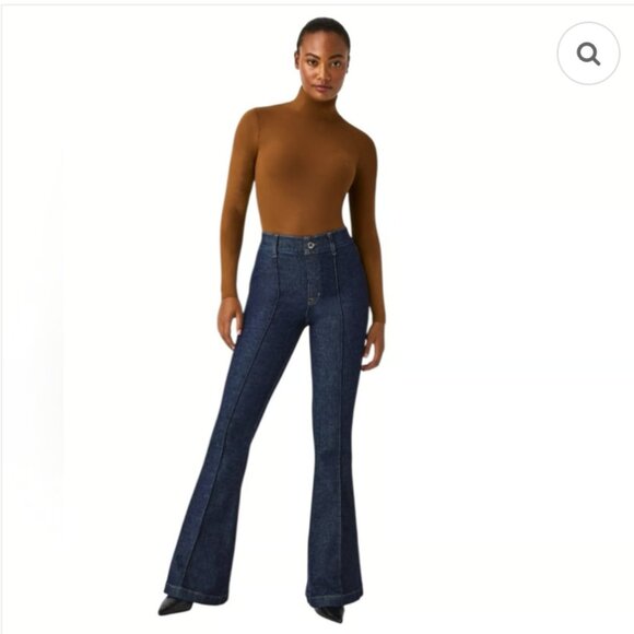 Spanx Flare Dark Wash Pintuck Stretch Comfort Jeans Size Small - Picture 1 of 8